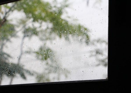 雨の日窓硝子2